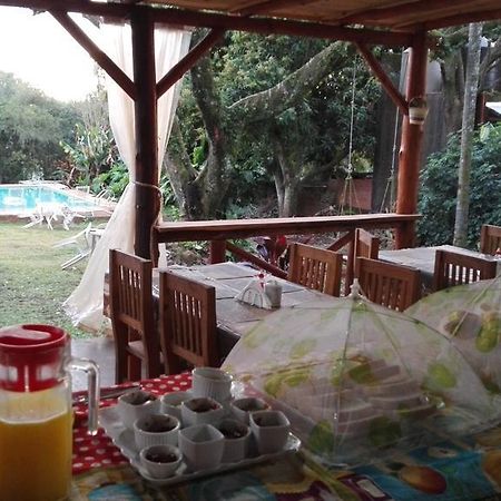 Hostel Y Posada Colibri Puerto Iguazú Dış mekan fotoğraf