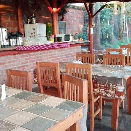 Hostel Y Posada Colibri Puerto Iguazú Dış mekan fotoğraf