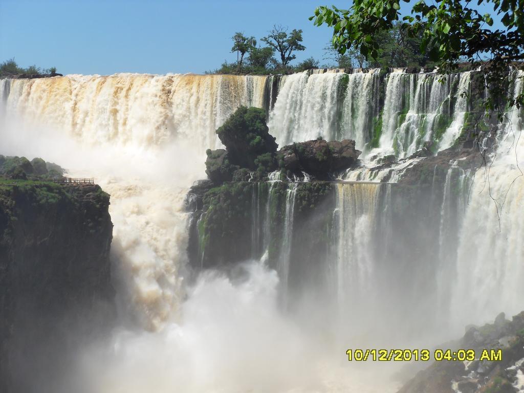 Hostel Y Posada Colibri Puerto Iguazú Dış mekan fotoğraf