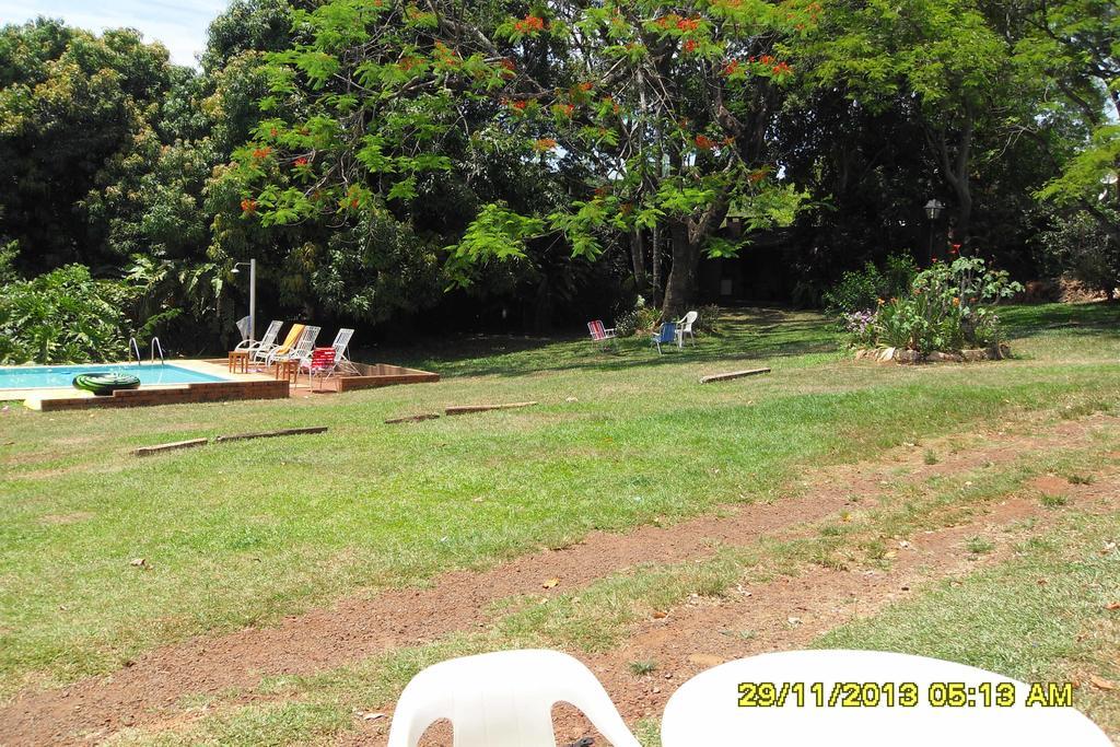 Hostel Y Posada Colibri Puerto Iguazú Dış mekan fotoğraf