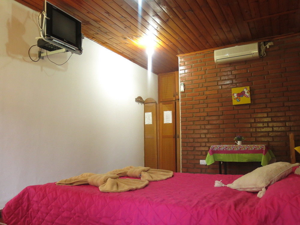Hostel Y Posada Colibri Puerto Iguazú Dış mekan fotoğraf